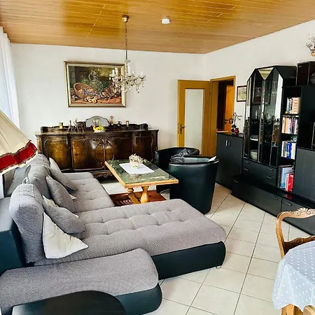 Grosse Business- & Monteurwohnung, 2 Schlafzimmer, Parkplatz, Wlan Διαμέρισμα Bad Staffelstein
