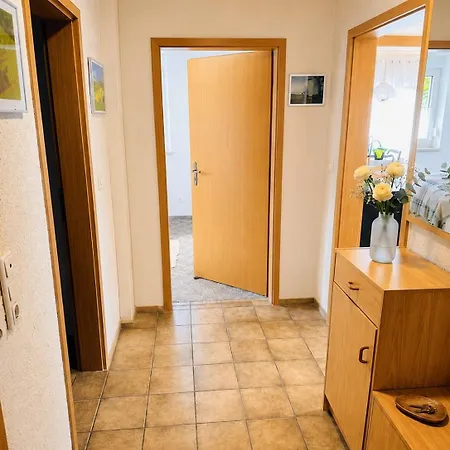 Apartment Grosse Business- & Monteurwohnung, 2 Schlafzimmer, Parkplatz, Wlan