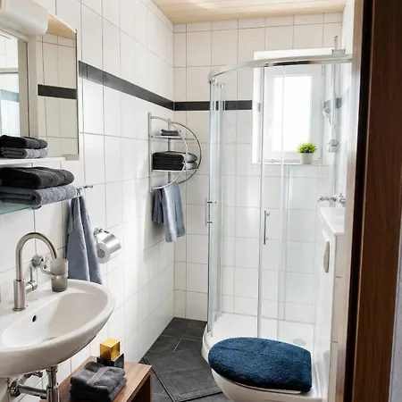 Grosse Business- & Monteurwohnung, 2 Schlafzimmer, Parkplatz, Wlan Apartment Bad Staffelstein